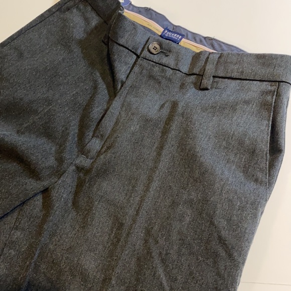 Dockers SZ 38 x 29 Charcoal Signature Khaki Classic Fit Flat Front Pant D11 - Picture 5 of 13